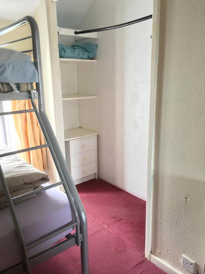 Pantyrathro International Hostel كرمرثن المظهر الخارجي الصورة