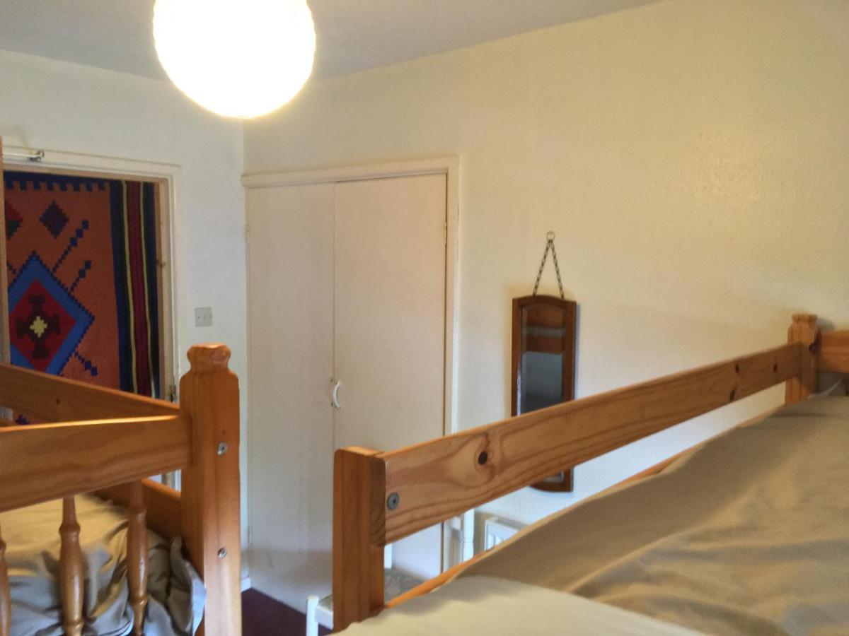 Pantyrathro International Hostel كرمرثن المظهر الخارجي الصورة