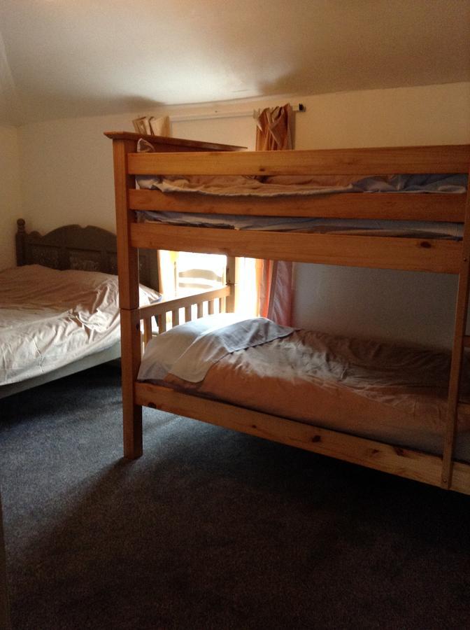 Pantyrathro International Hostel كرمرثن المظهر الخارجي الصورة
