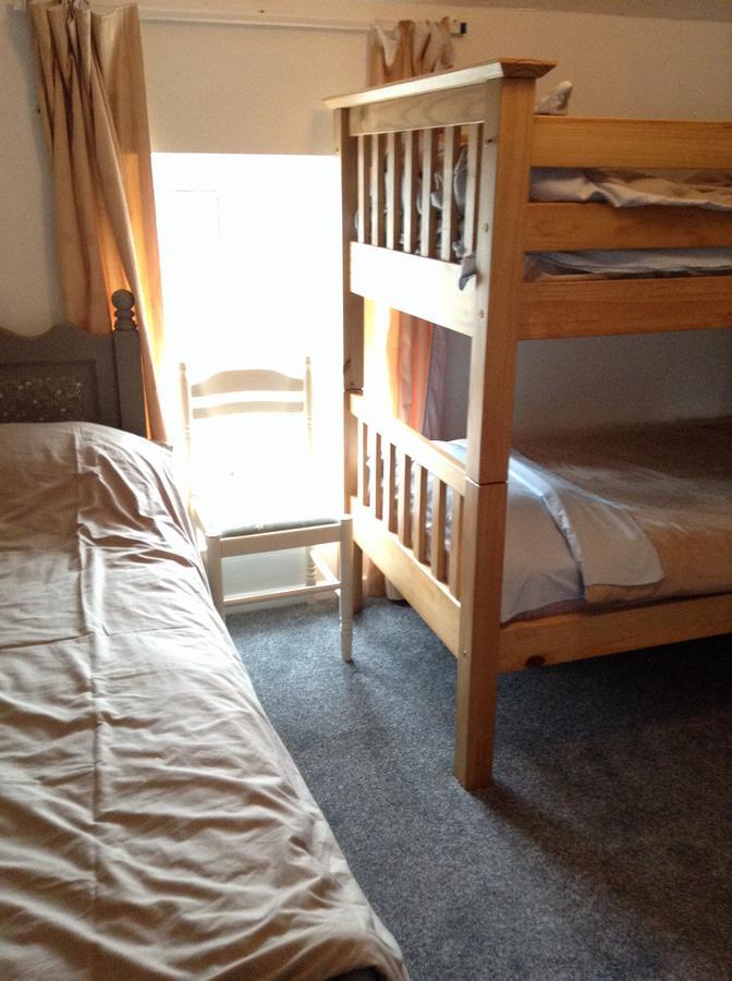 Pantyrathro International Hostel كرمرثن المظهر الخارجي الصورة