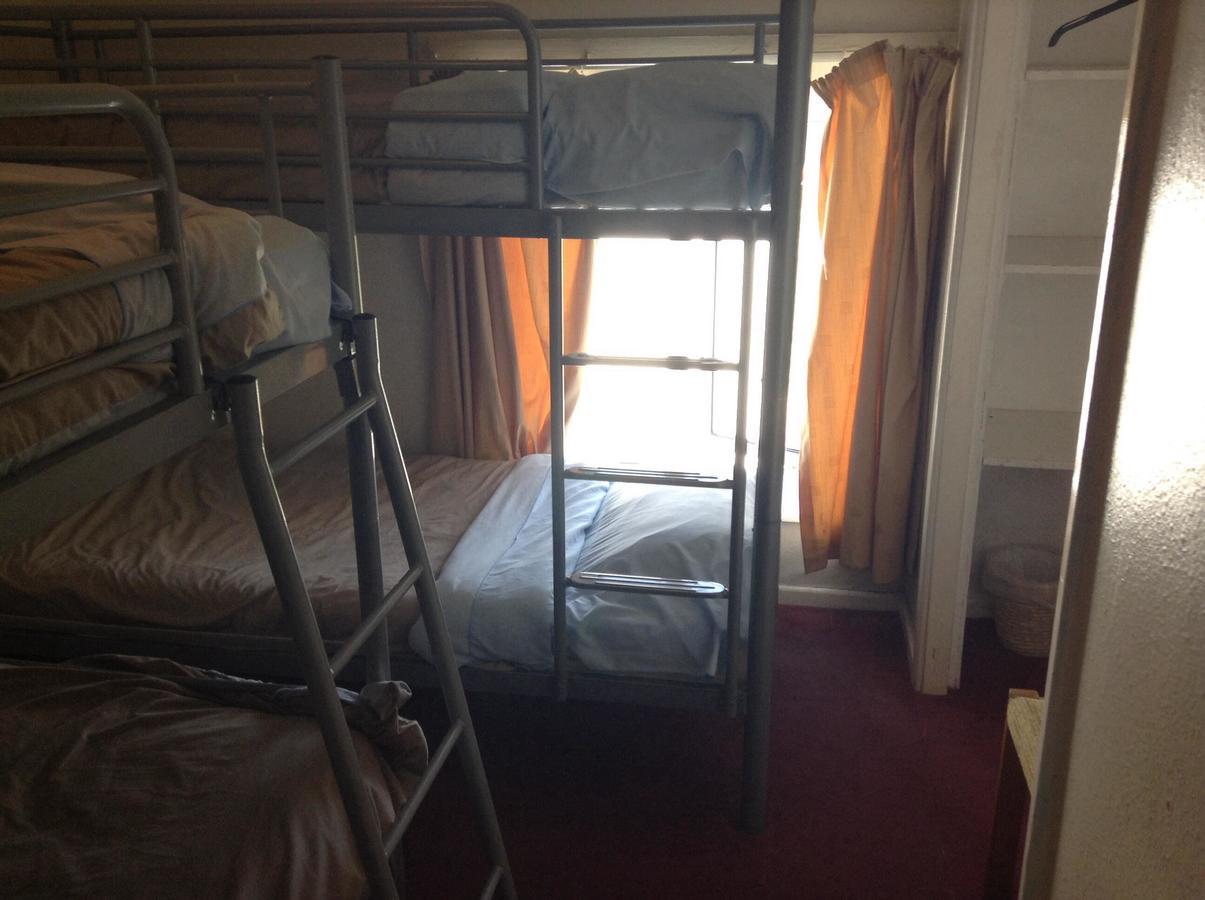 Pantyrathro International Hostel كرمرثن المظهر الخارجي الصورة