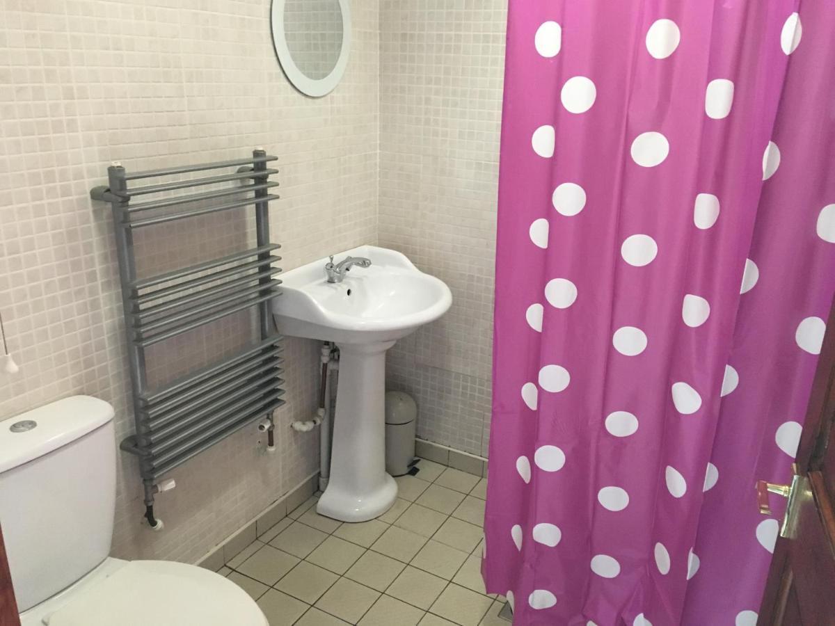 Pantyrathro International Hostel كرمرثن المظهر الخارجي الصورة